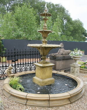 Triton - Fontaine centrale d'extérieur-Triton-Tier Fountain with 320cm Circular Surround