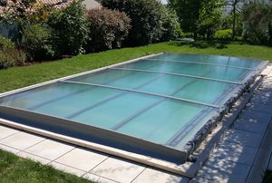  Flat swimming pool shelter