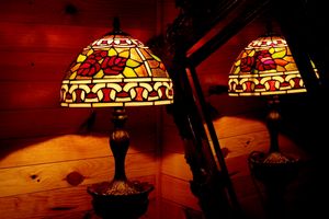 LAMPES TIFFANY -  - Table Lamp
