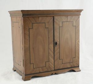 3details - 19th century satinwood table cabinet - Low Chest